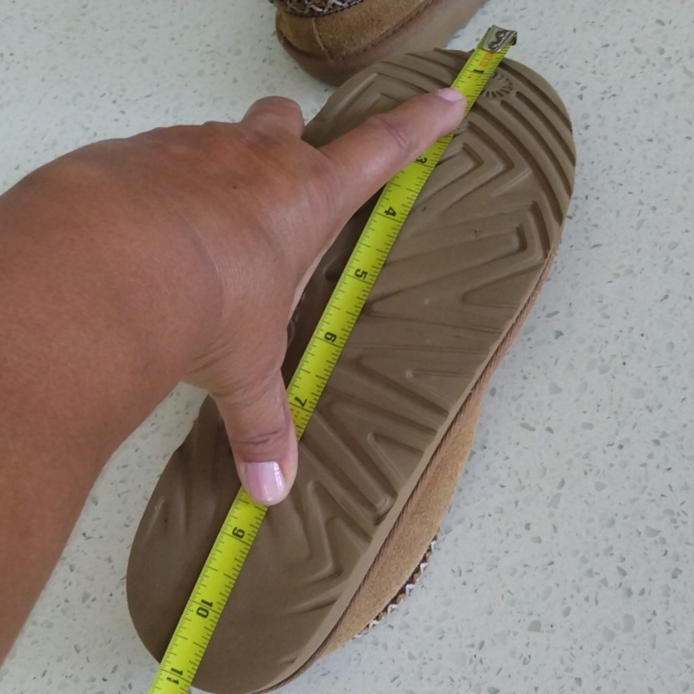 Tasman Slippers - Picture 12 of 12